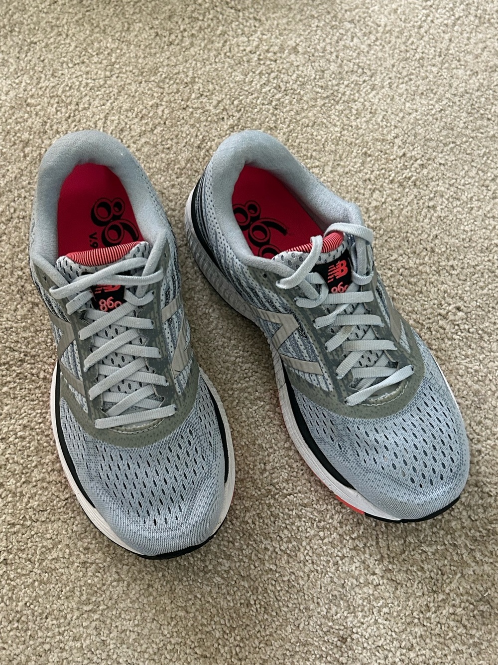 New Balance 860 v9 running shoes, size 9.5 Wide, great shape!